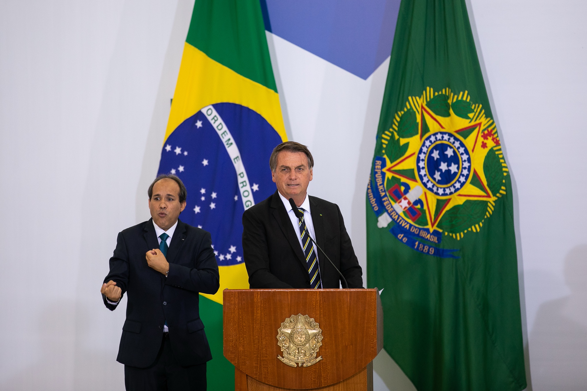 Em 2022, Bolsonaro zerou IOF; Lula recua após tentar aumento em 2025