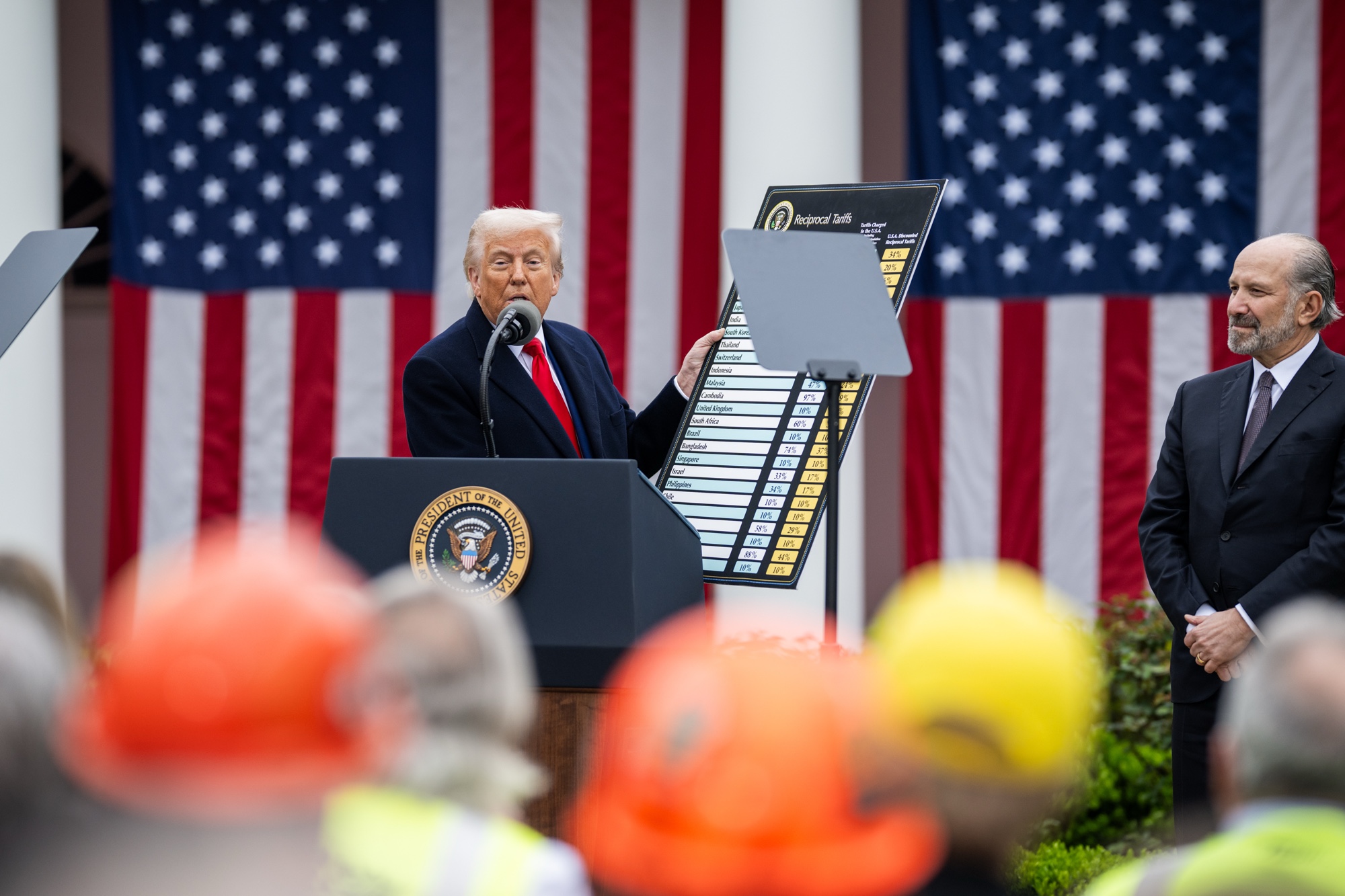 Trump anuncia tarifa de 50% sobre produtos da UE a partir de junho