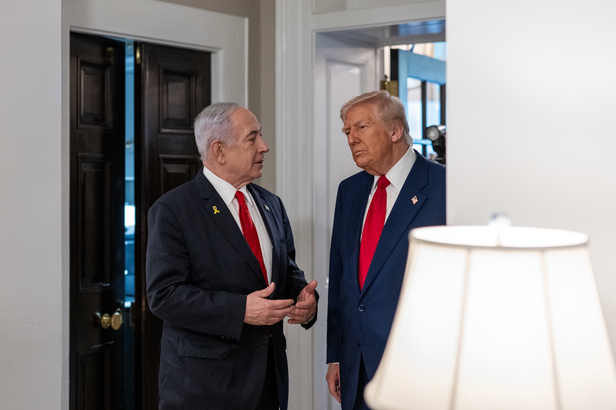 Trump ameaça retirar apoio a Israel se Netanyahu não encerrar conflito em Gaza