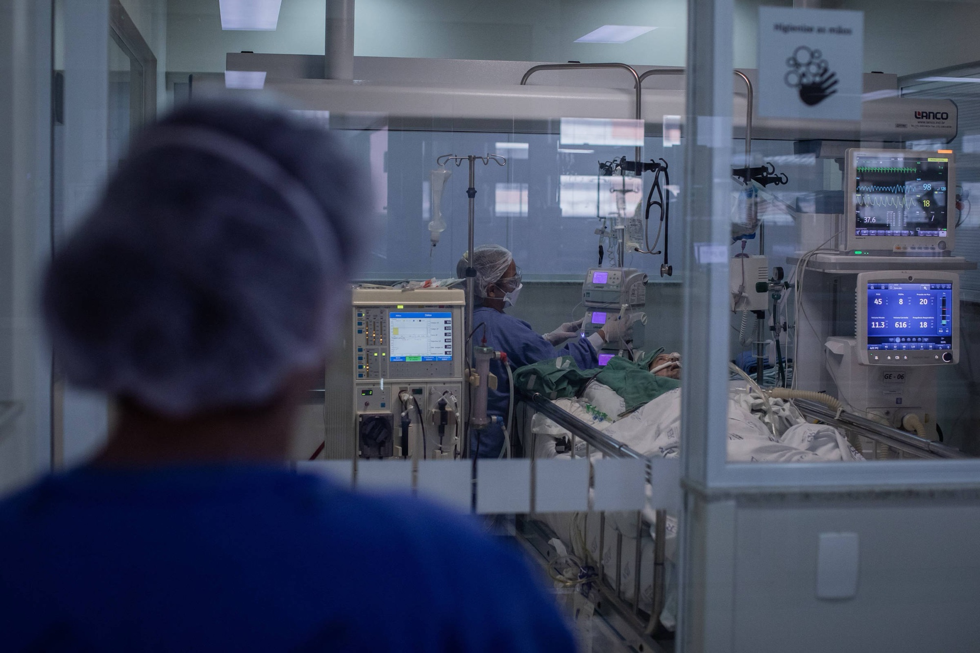 Florianópolis decreta emergência em saúde pública devido ao aumento de casos de SRAG