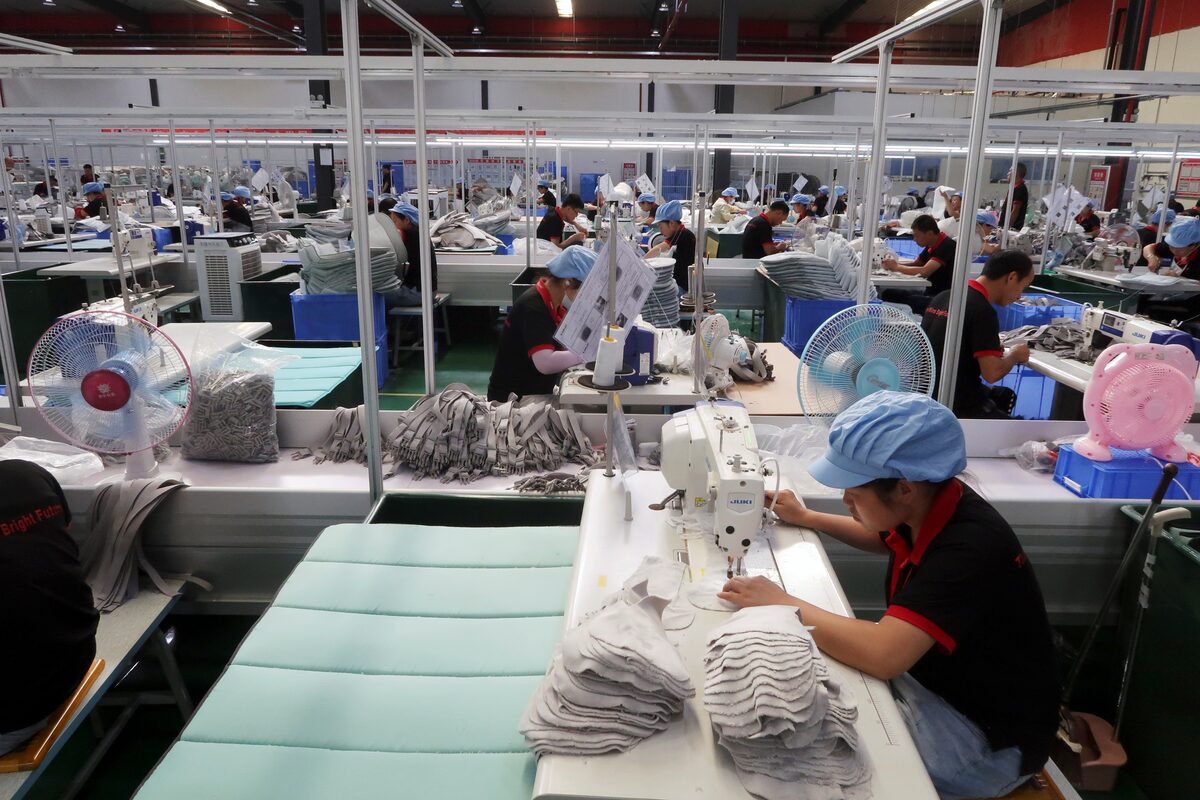 Atividade industrial da China recua em abril e atinge menor nível em dois anos