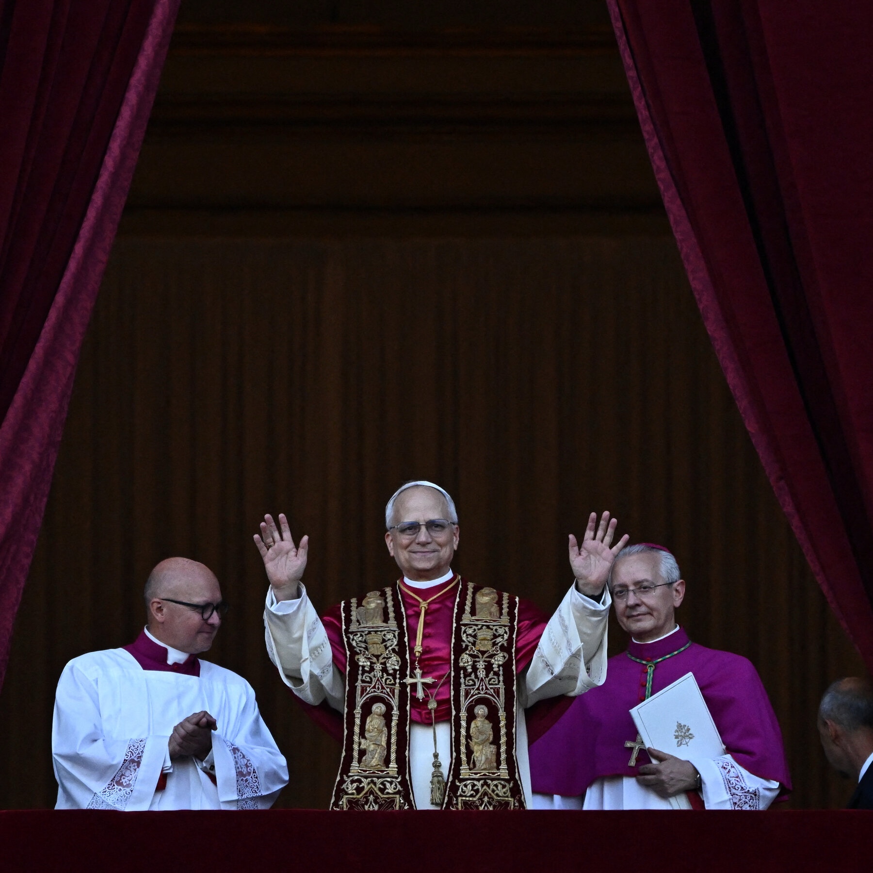 Robert Francis Prevost é eleito Papa Leão XIV, o primeiro norte-americano