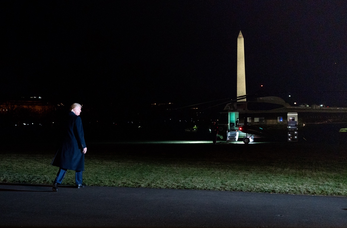 Trump eleva o tom e diz que Putin está “brincando com fogo” após ataque à Ucrânia