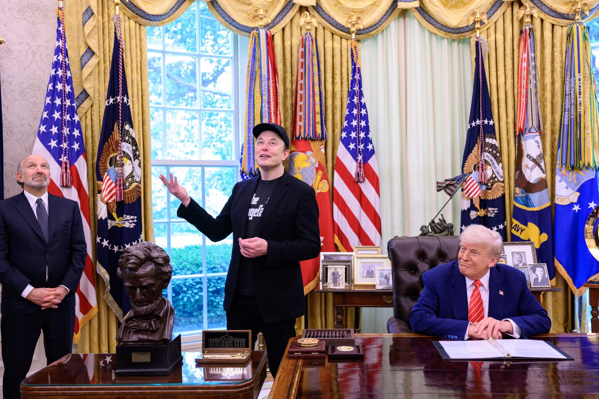 Elon Musk chama plano de gastos de Trump de “abominação repugnante”
