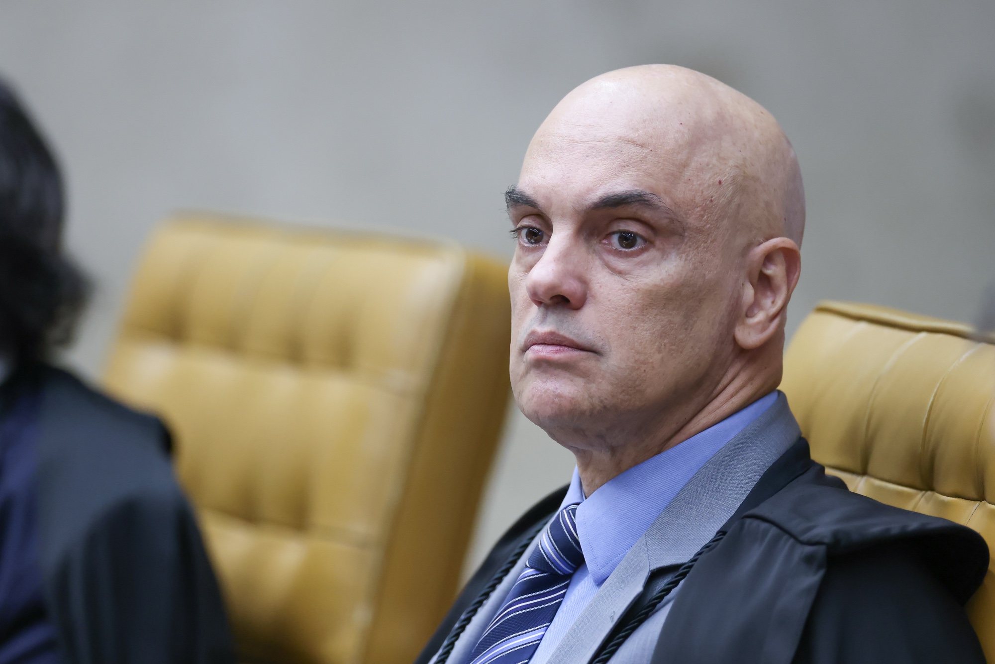Moraes vota por manter prisão de 14 anos para mulher que escreveu “perdeu, mané” no STF