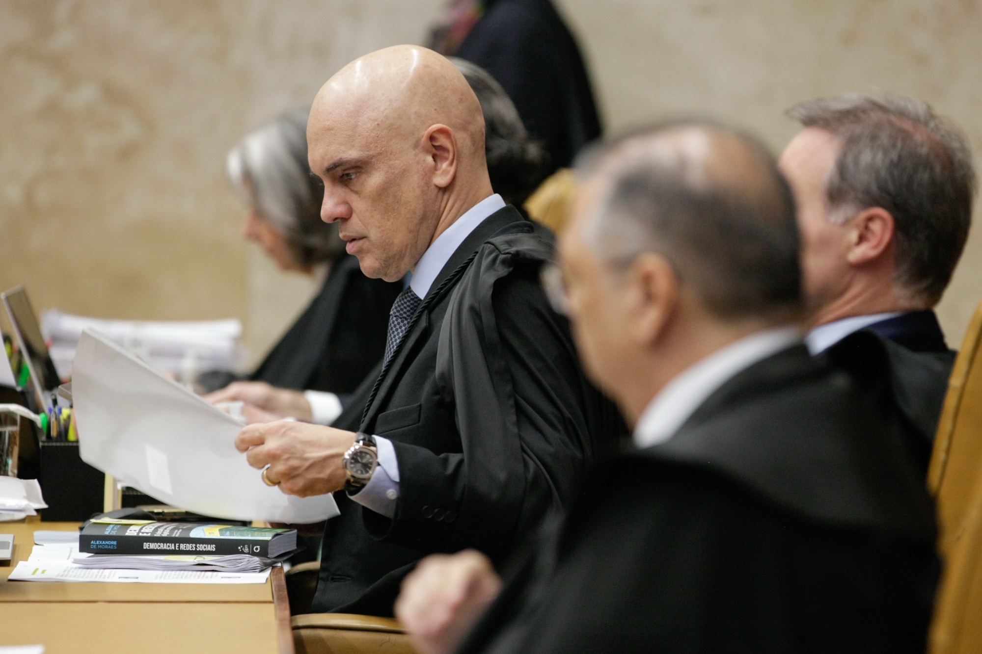 Moraes propõe 17 anos a réu do 8/1 que sentou na “cadeira do Xandão”