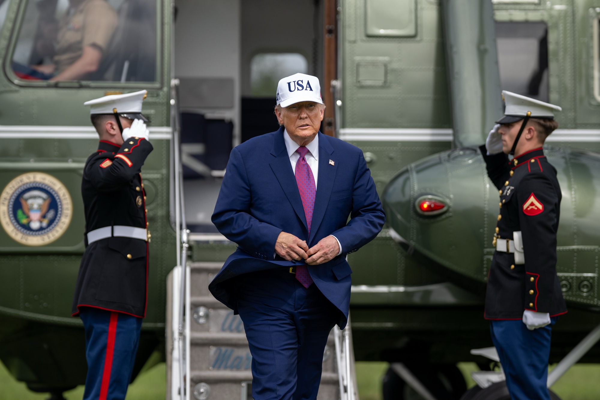 Trump anuncia cessar-fogo entre Israel e Irã, mas tensão persiste