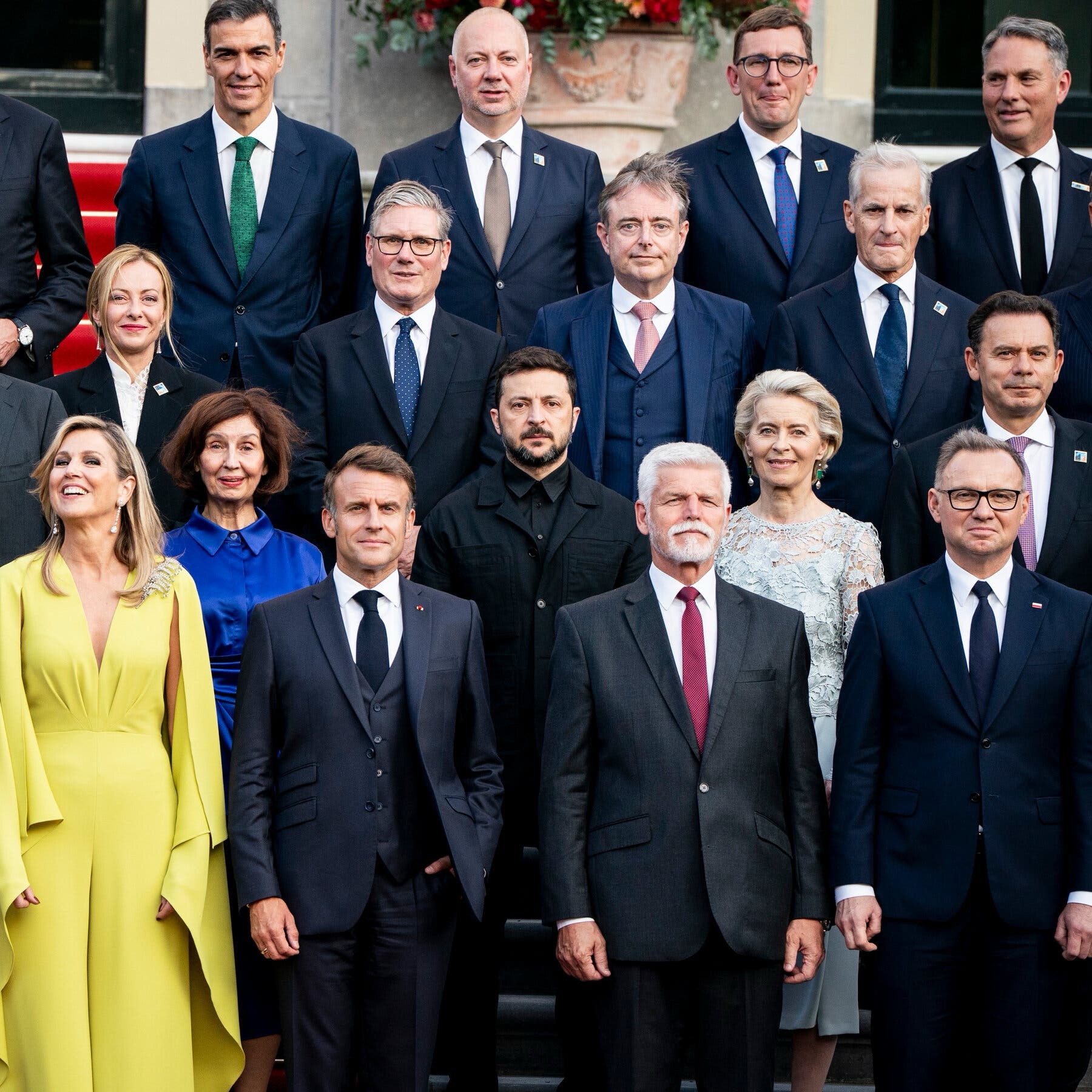 Corrida armamentista da OTAN pode levar à queda de Putin, diz Polônia