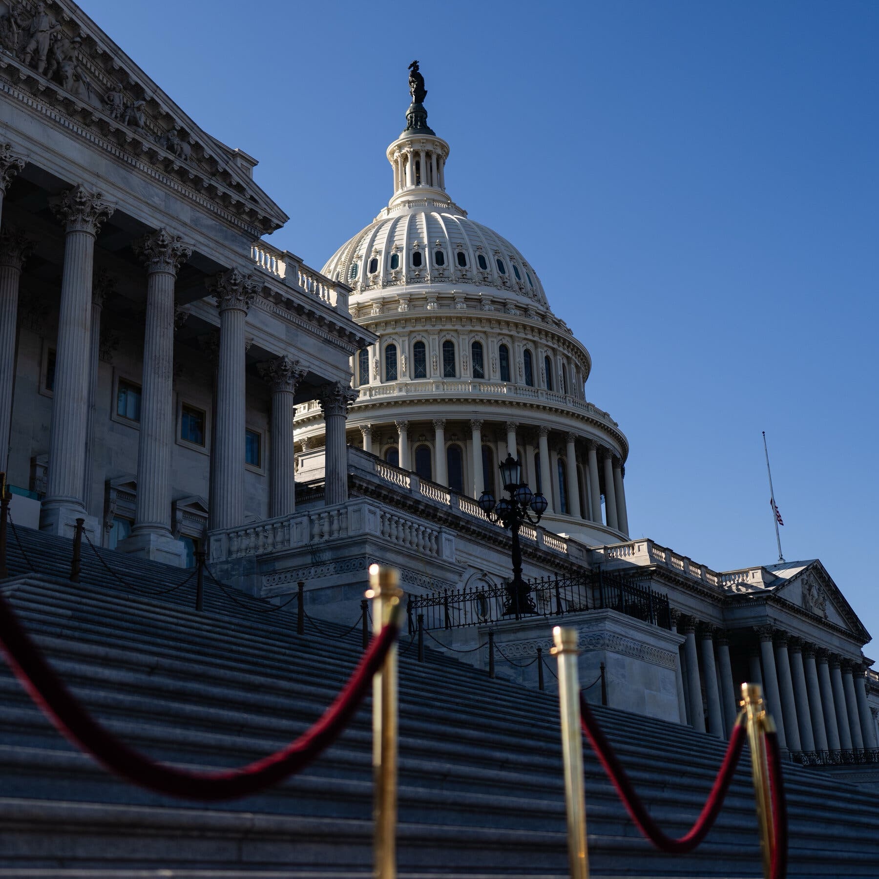 Senado dos EUA rejeita proposta que limitaria ação militar de Trump contra o Irã
