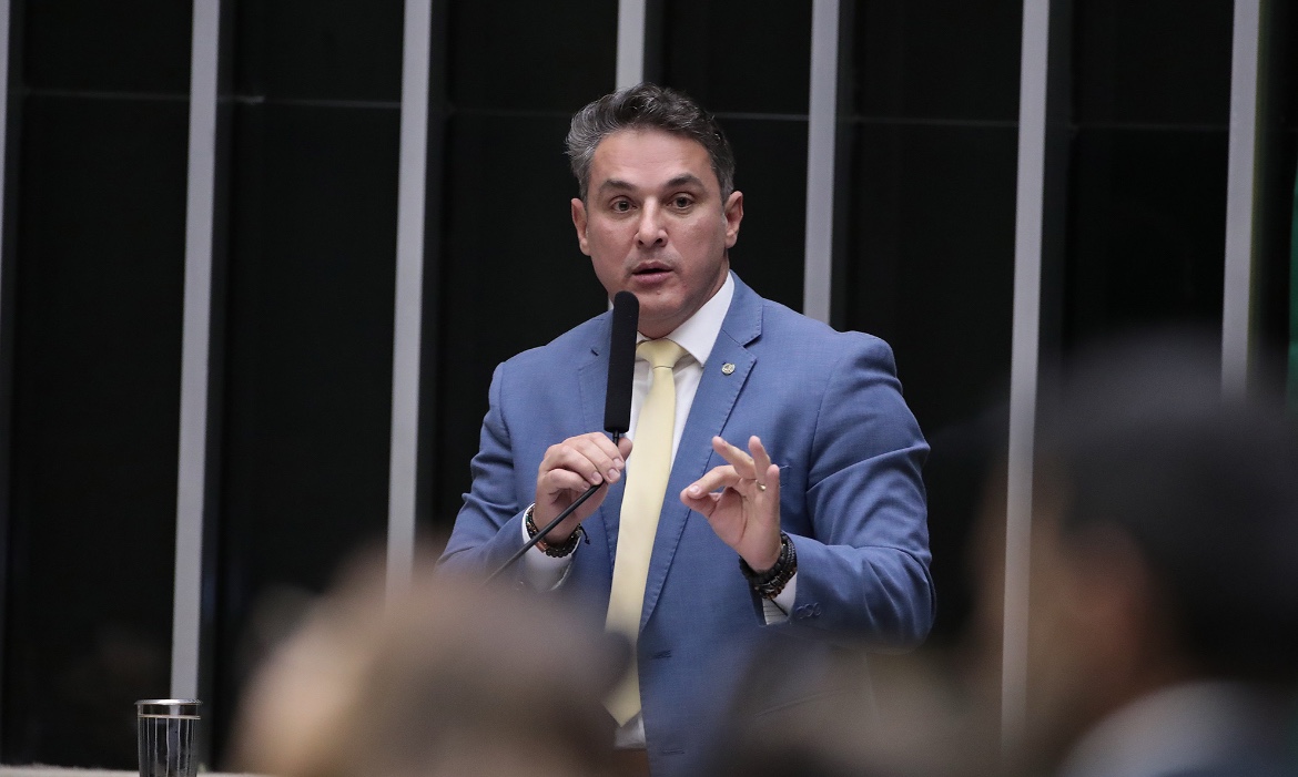 “Congresso está em guerra contra o presidente Lula”, diz deputado do PL