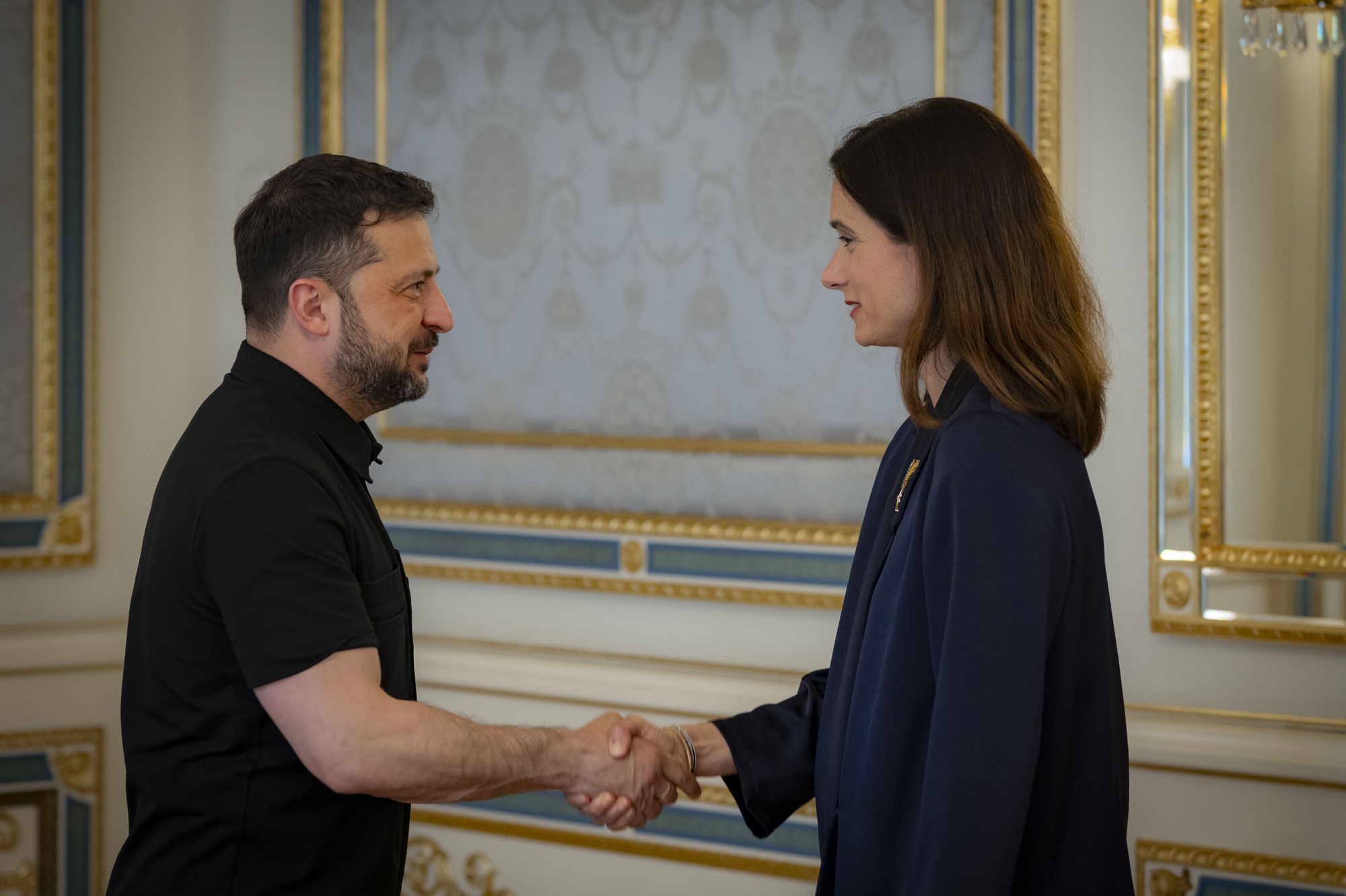 Suíça anuncia US$ 6,3 bi em ajuda para reconstrução da Ucrânia