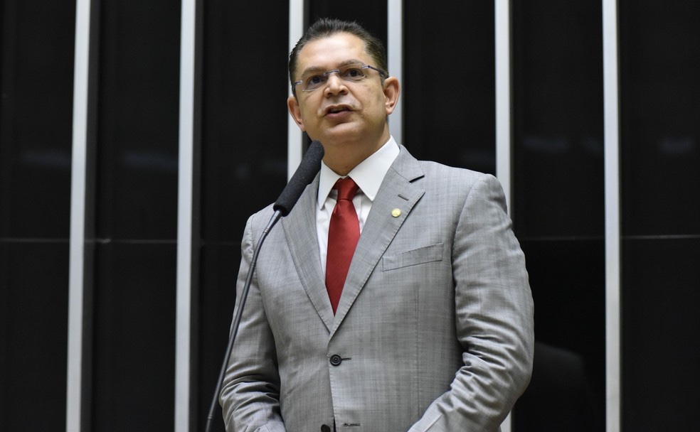 Oposição critica Moraes por restabelecer IOF de Lula: “desmoralização”