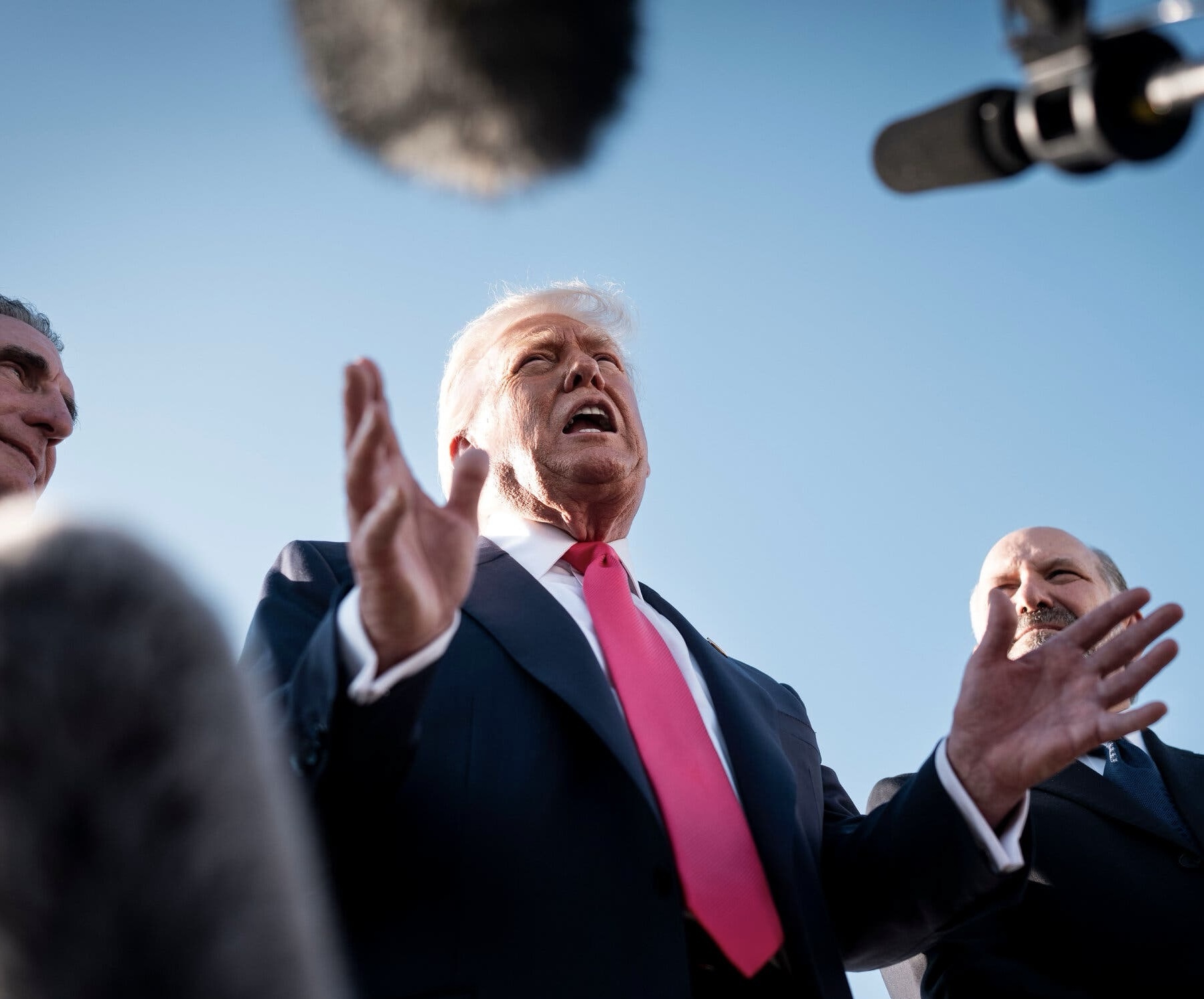 Trump fala em acordo comercial iminente com Índia e diz que UE “quer fechar um acordo”