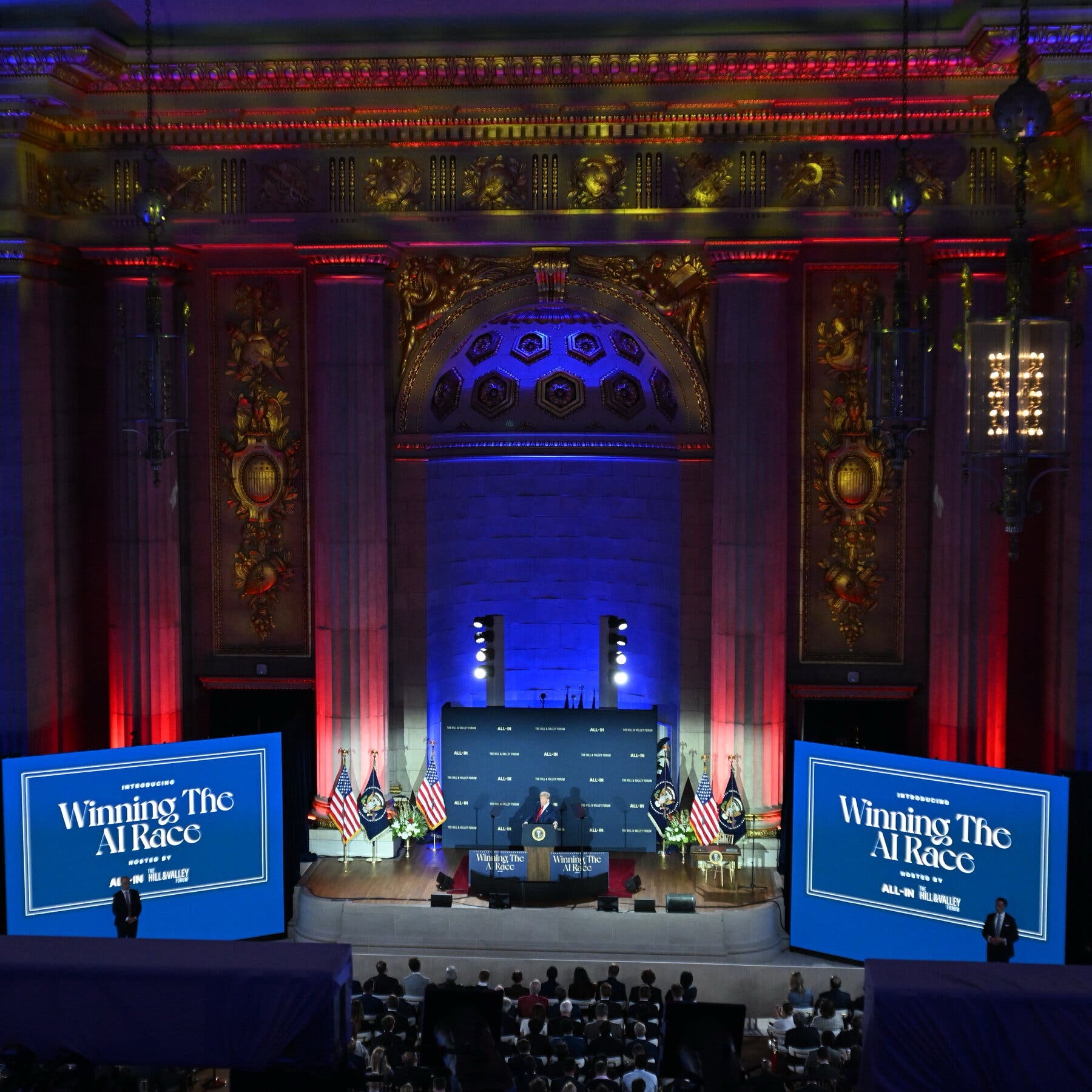 Trump anuncia plano para impulsionar IA dos EUA e eliminar “viés ideológico”