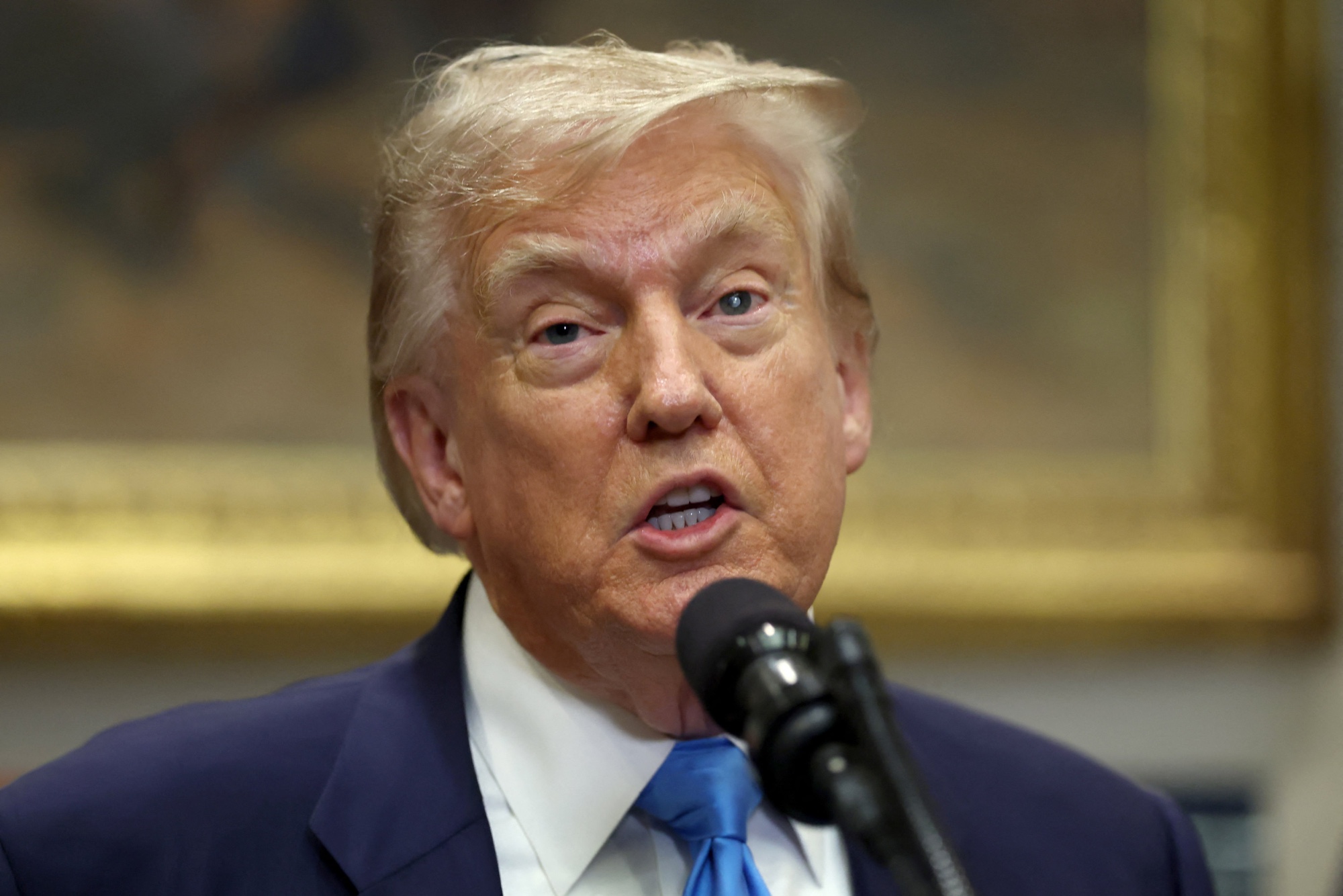 Trump impõe tarifa de 50% ao Brasil, mas exclui diversos produtos