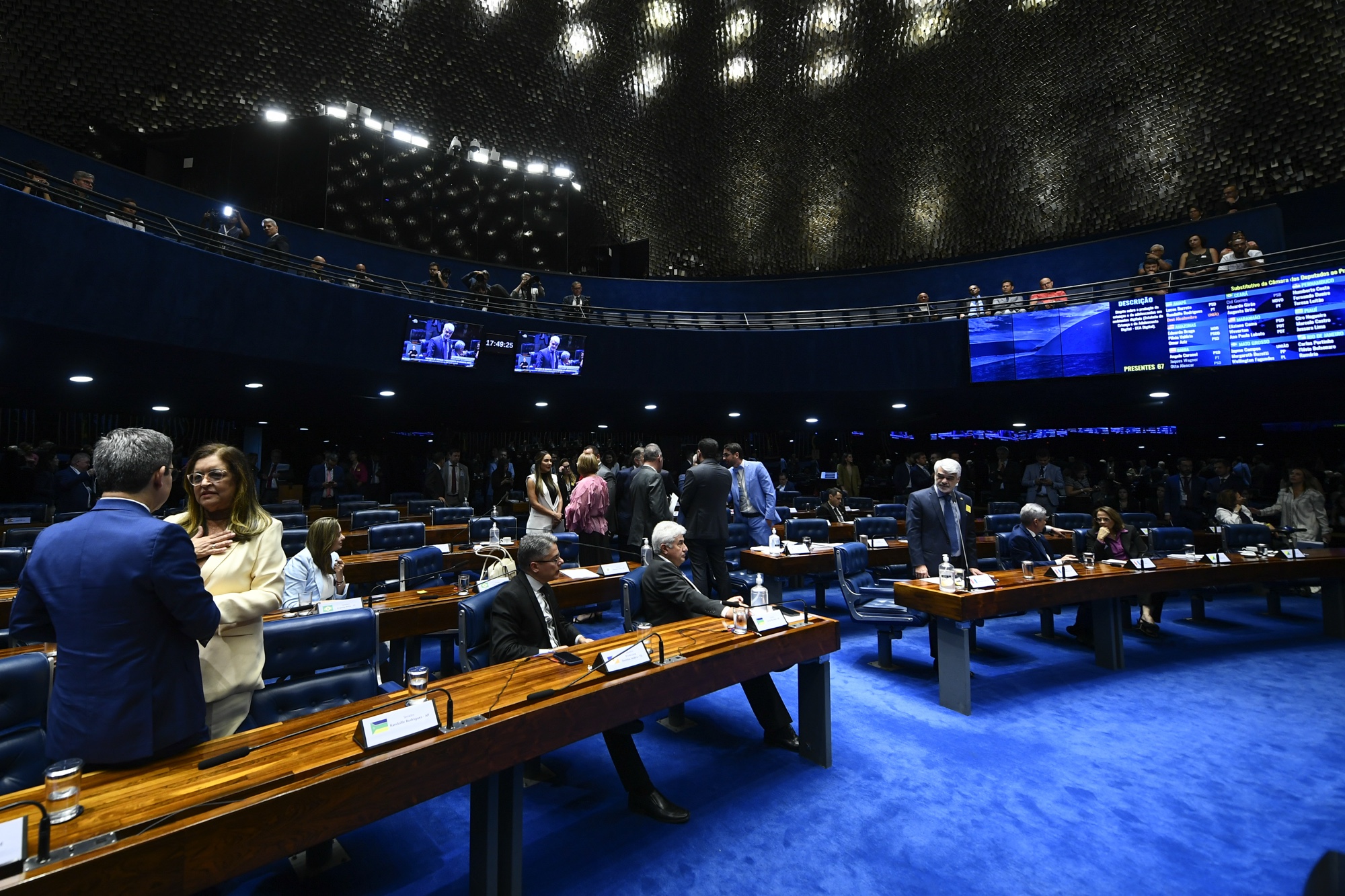 Senado aprova projeto que combate a adultização de crianças no ambiente digital