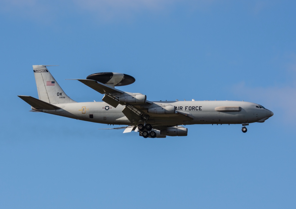 EUA usam Boeing E-3C para detectar ameaças em cúpula Trump-Putin