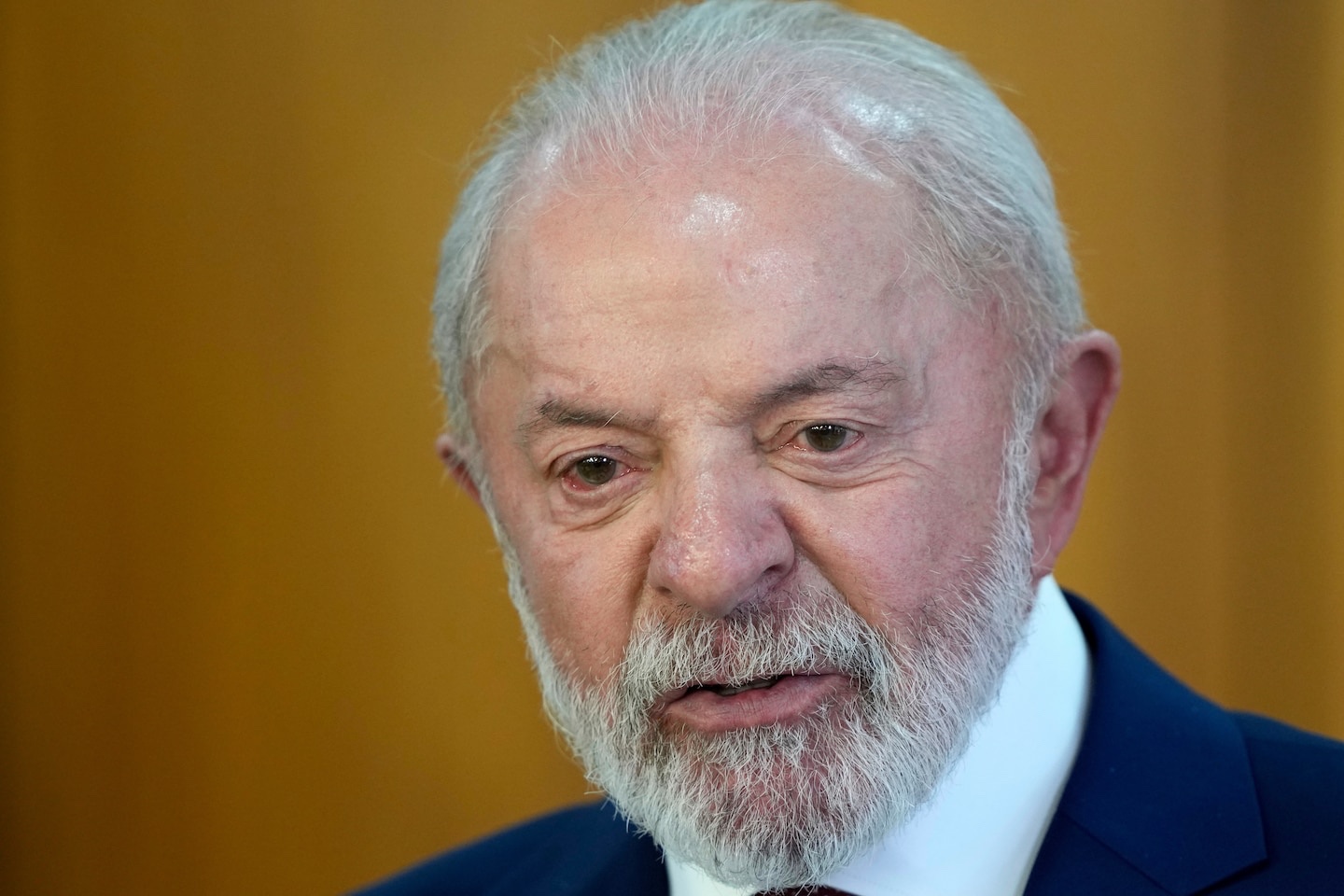 De olho em 2026, Lula lança slogan: “Governo do Brasil, do lado do povo brasileiro”