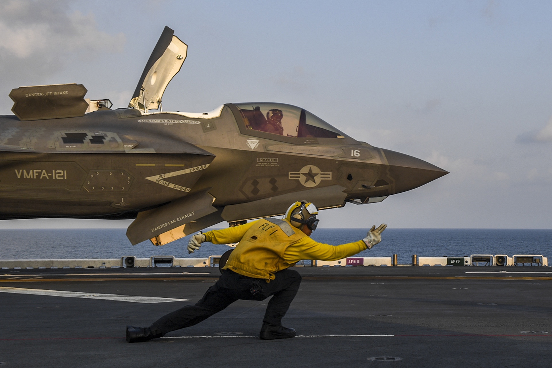 Sirenes soam e caças poloneses são acionados diante de ameaça de drones russos