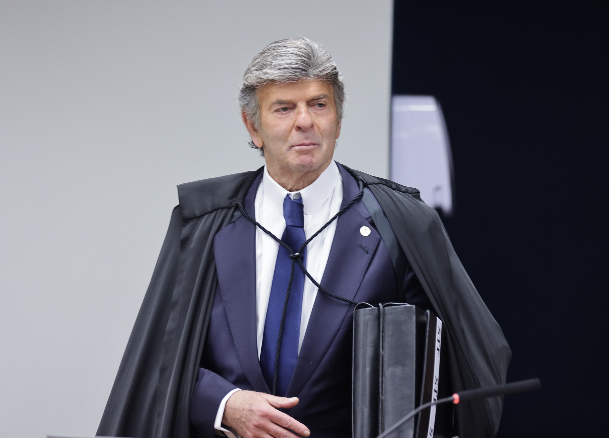 “Não compete ao Supremo Tribunal Federal fazer juízo político”, diz Fux