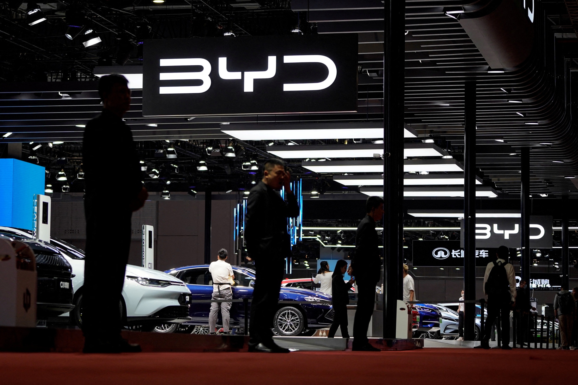 Lucro da BYD cai 29,9% no segundo trimestre e evidencia crise na China