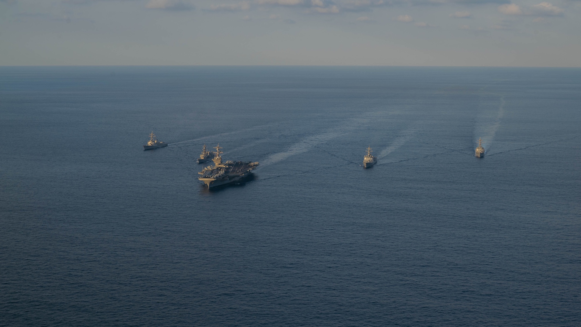 Trump ordena que Pentágono inicie plano de dissuasão contra China e Rússia