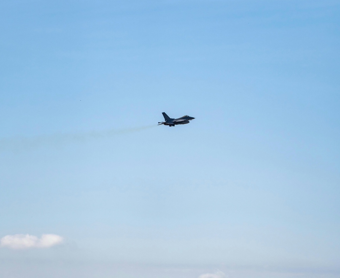 Romênia condena atos “irresponsáveis” de Moscou após drone russo violar espaço aéreo