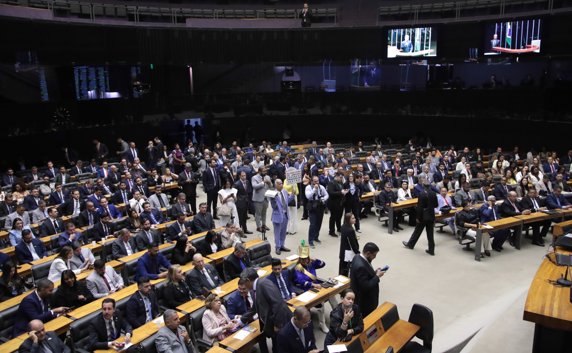 PEC da Blindagem é aprovada em 2º turno; veja como votaram os partidos