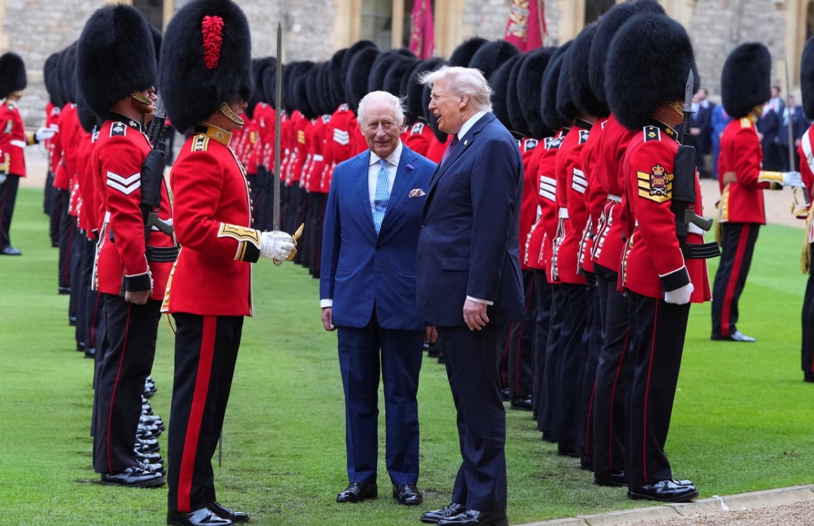 Trump é recebido com pompa em visita histórica ao Reino Unido