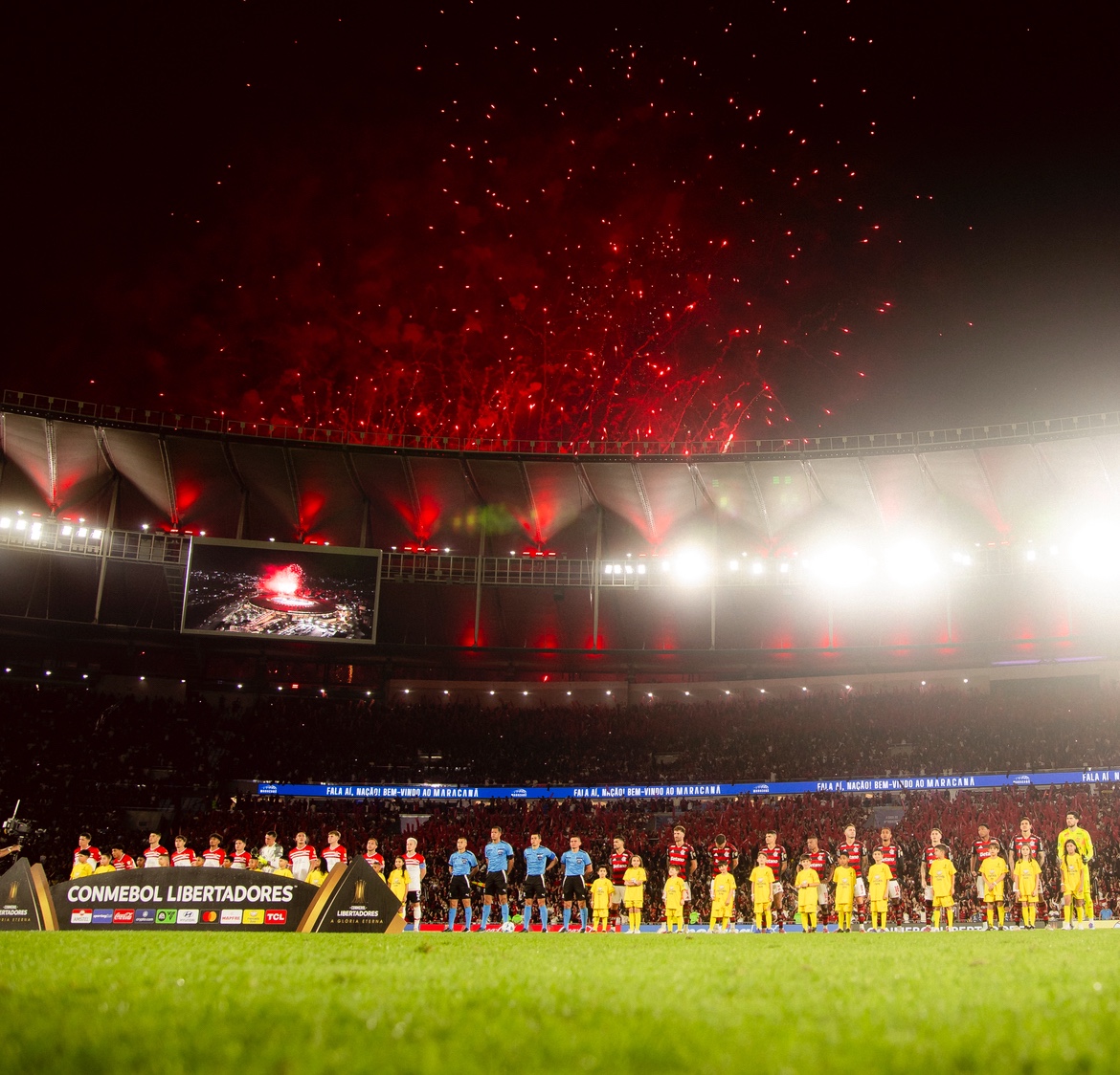 Flamengo é “assaltado” pela arbitragem em jogo decisivo na Libertadores