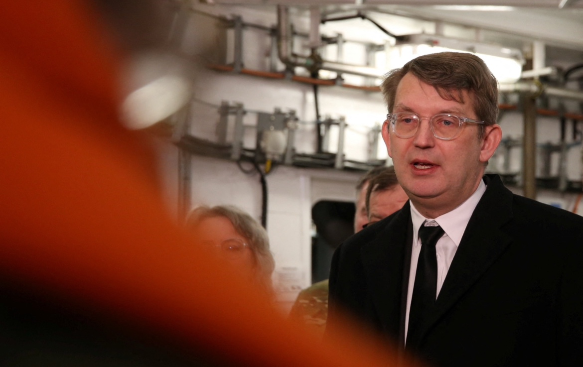 Drones sobre a Dinamarca configuram ‘ataque híbrido’, diz ministro da Defesa