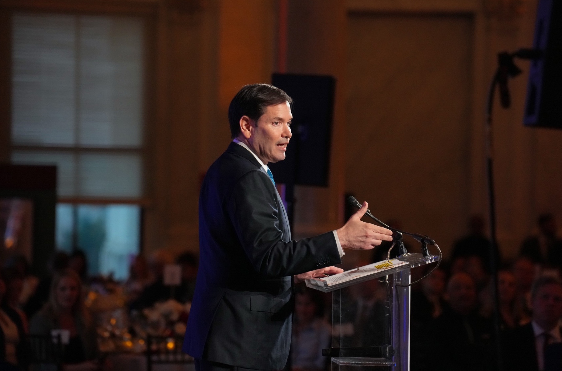 Trump nomeia Rubio para negociar tarifas com o Brasil; PL elogia