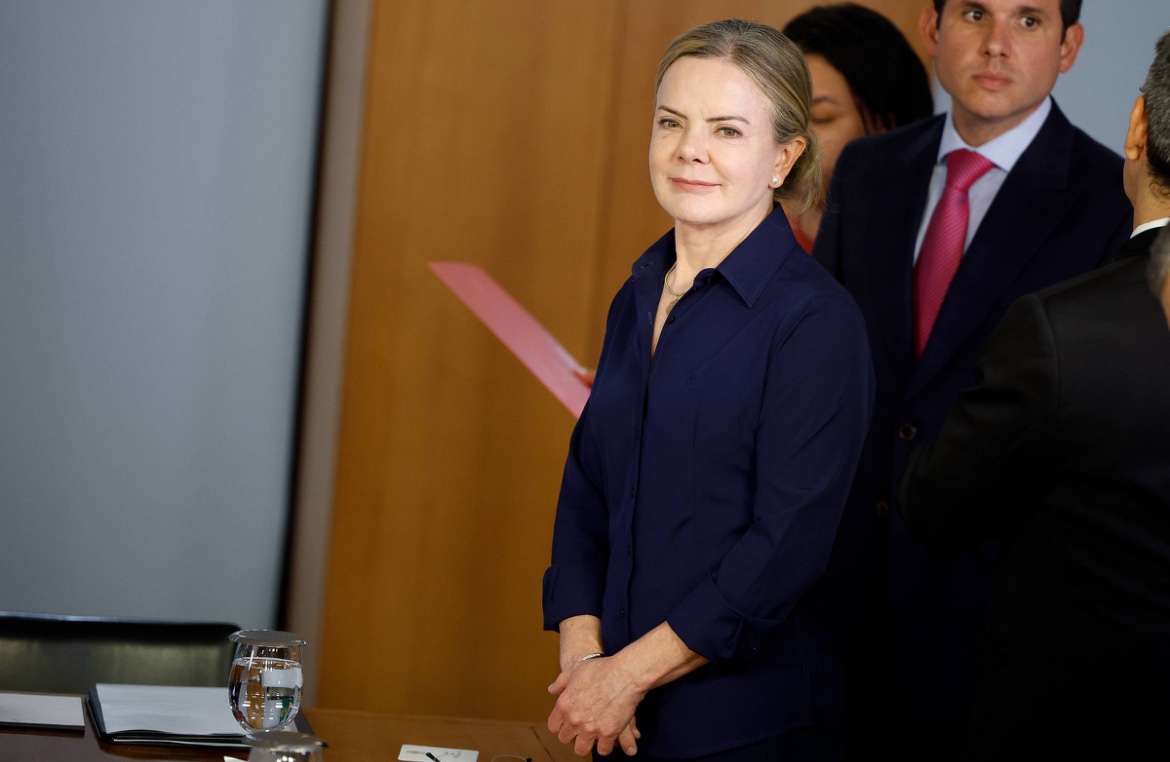 Gleisi: governadores da direita “investem na divisão” e querem intervenção de Trump