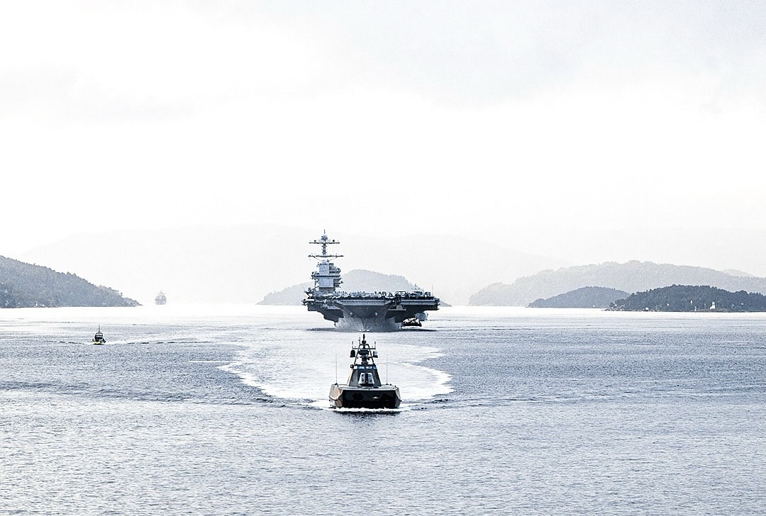 EUA enviam maior porta-aviões do mundo para exercício da OTAN