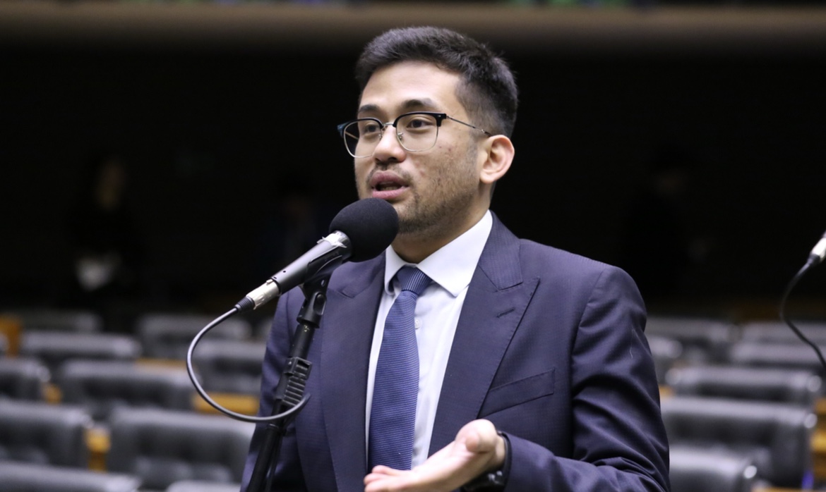 Kim Kataguiri propõe PEC que autoriza o Brasil a desenvolver armas nucleares