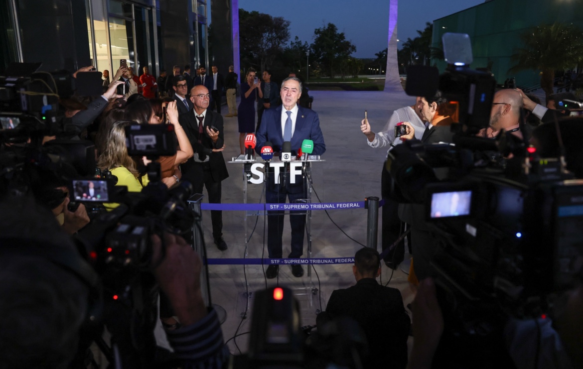 Barroso anuncia saída antecipada do STF após 12 anos