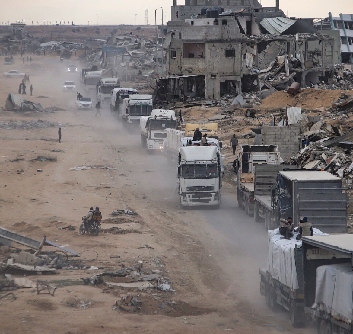 Ajuda começa a chegar a Gaza após cessar-fogo