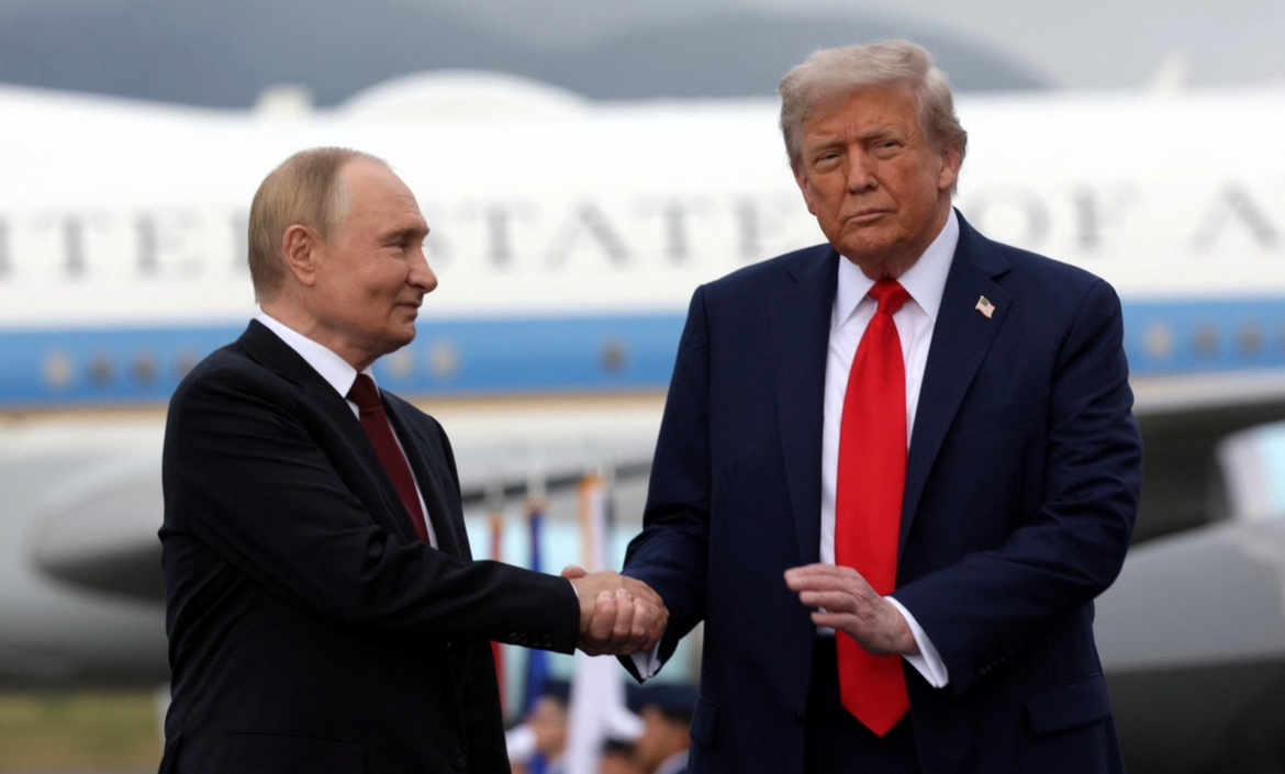 Trump conversa com Putin antes de encontro com Zelensky na Casa Branca