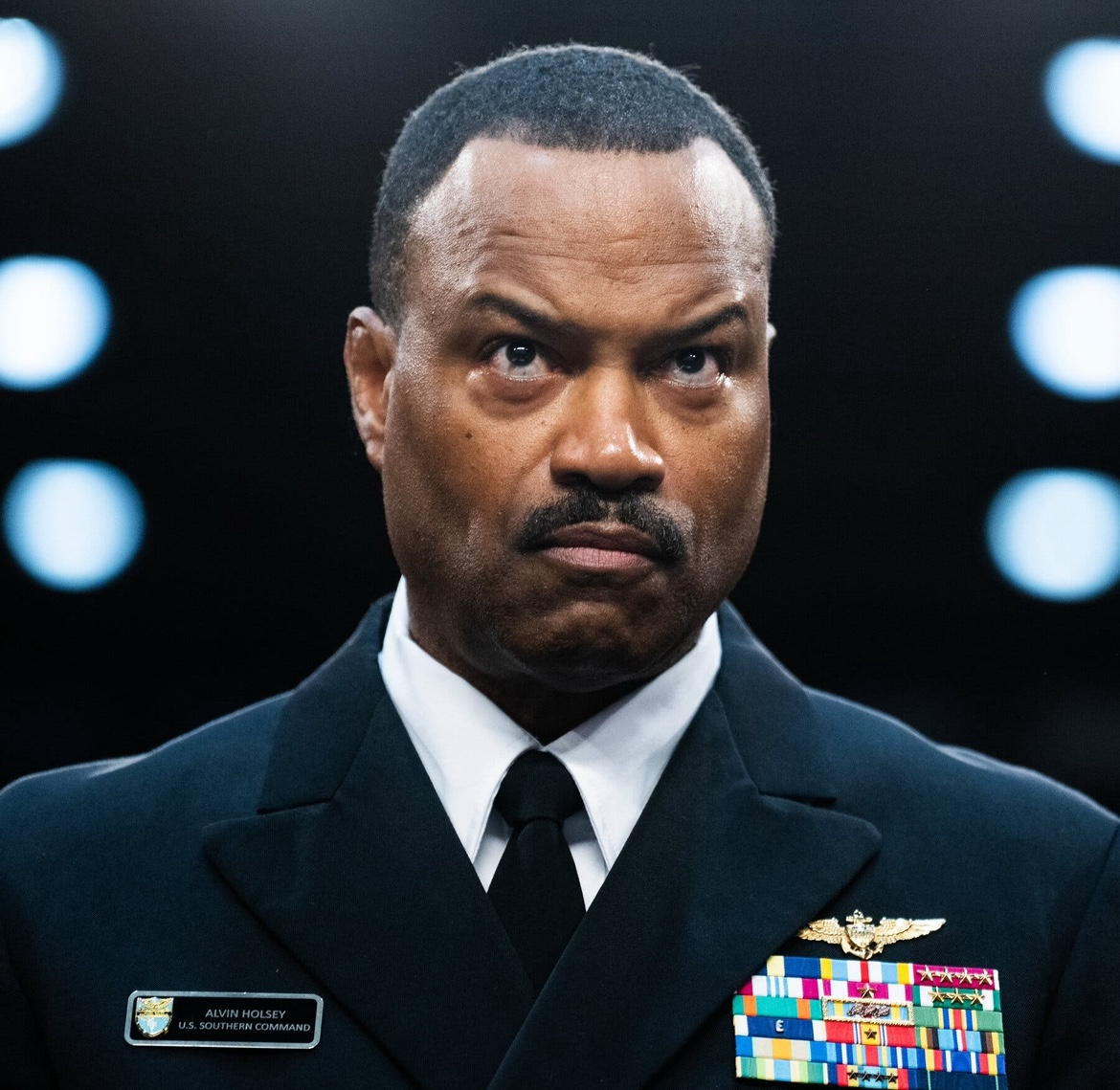 Chefe do Comando Sul se aposenta em meio a tensões entre EUA e Venezuela