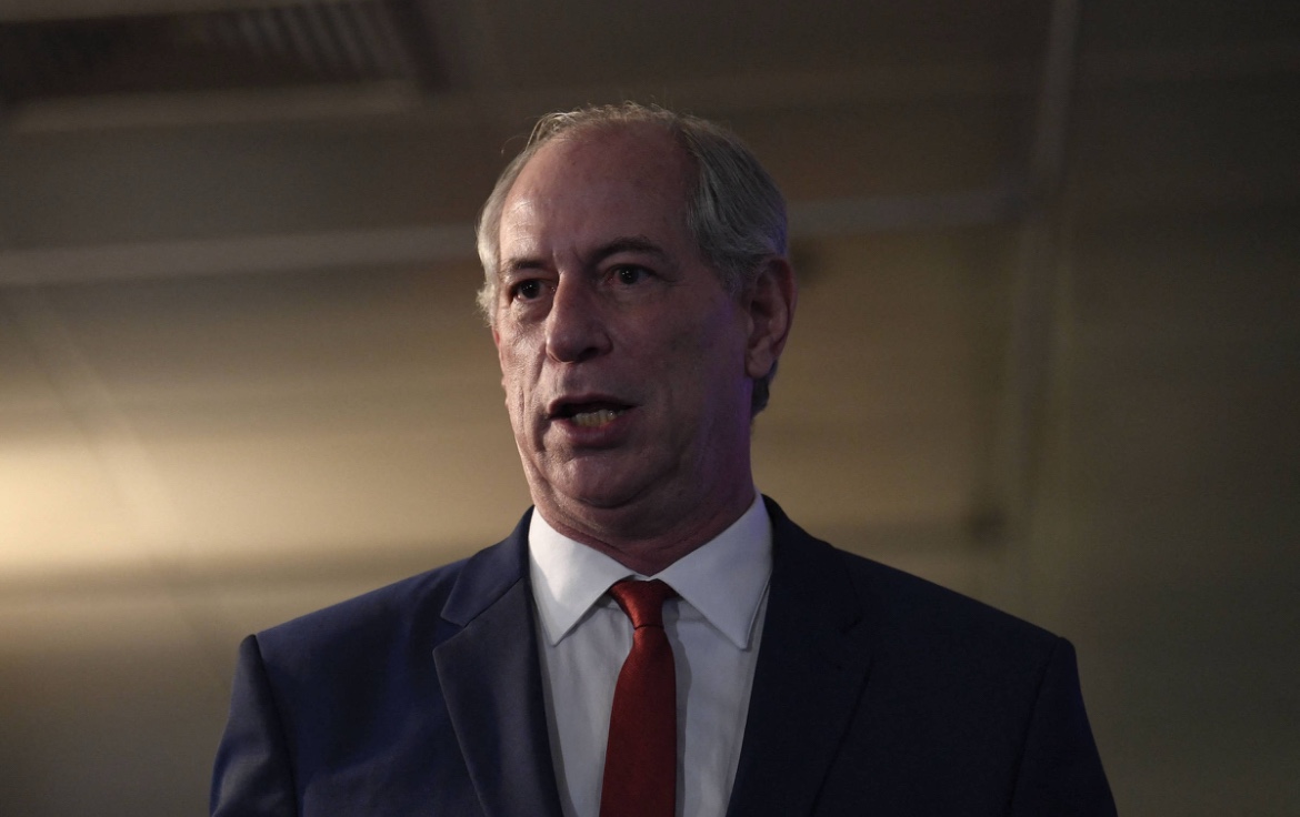 Ciro Gomes retorna ao PSDB e será candidato ao governo do Ceará em 2026