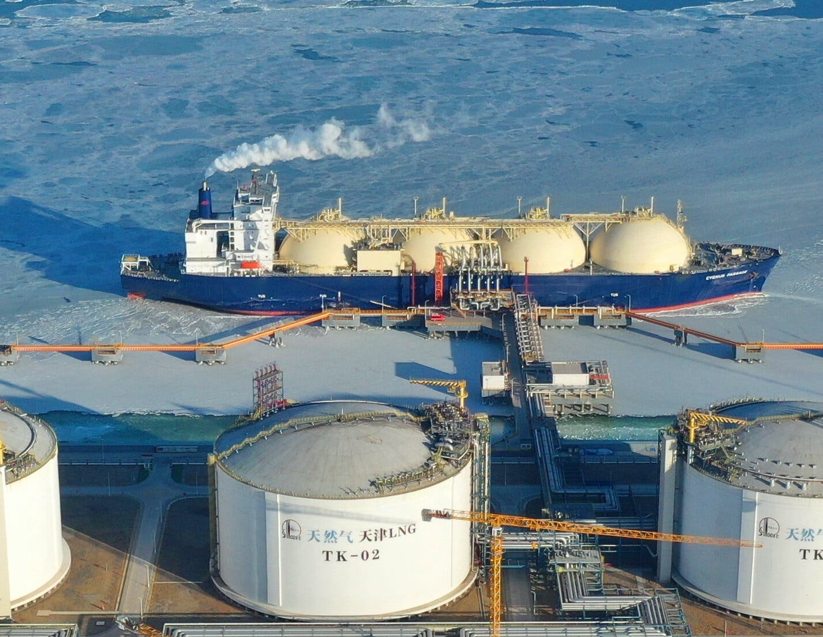 Com medo de sanções dos EUA, China suspende compras de petróleo russo, diz Reuters