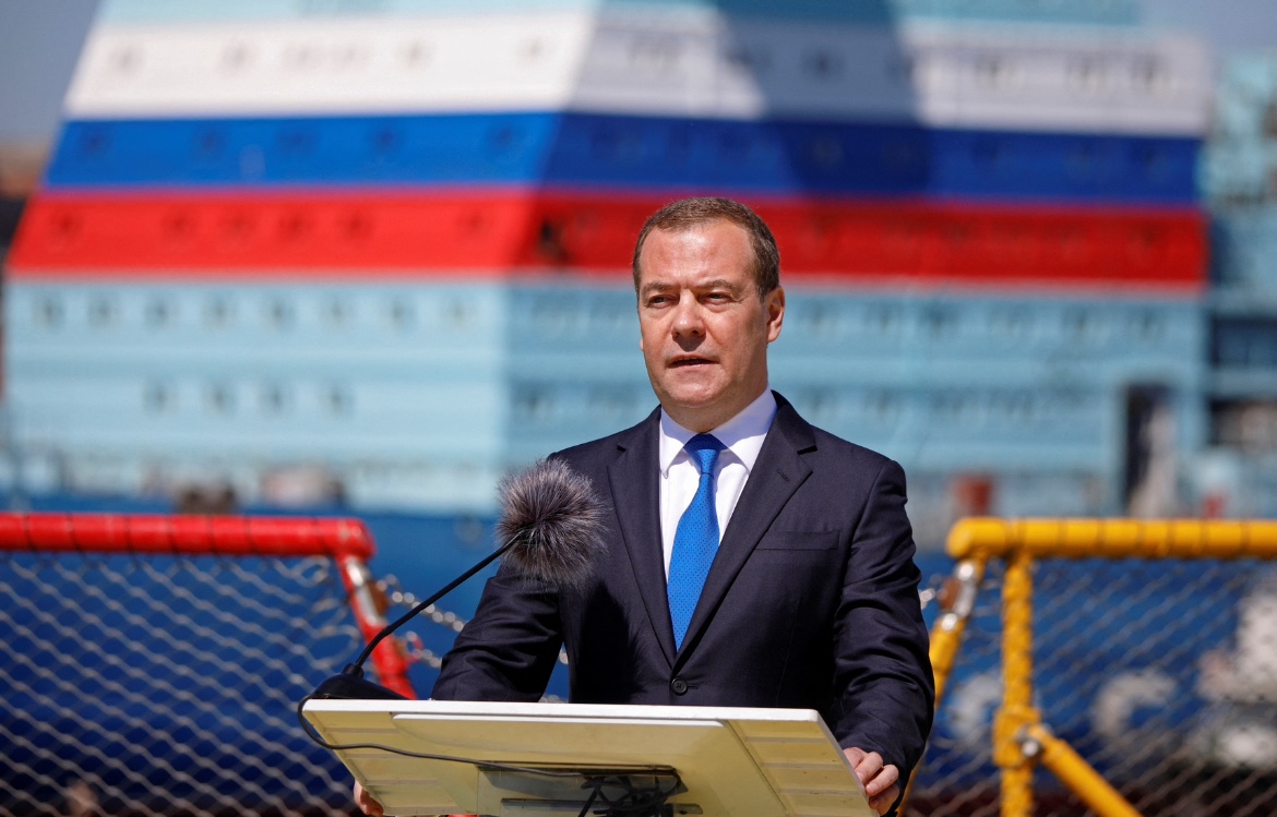 Medvedev critica Trump e afirma que sanções dos EUA são “ato de guerra”