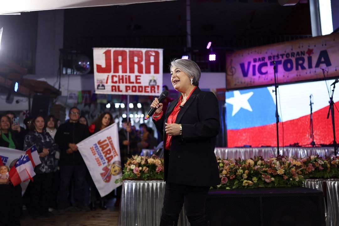 Pesquisa aponta vitória da direita contra comunista em eleição no Chile