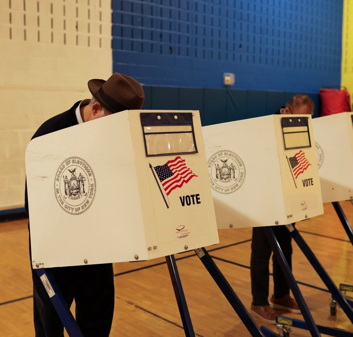 Milhões vão às urnas hoje nos EUA, com eleição em NYC em foco