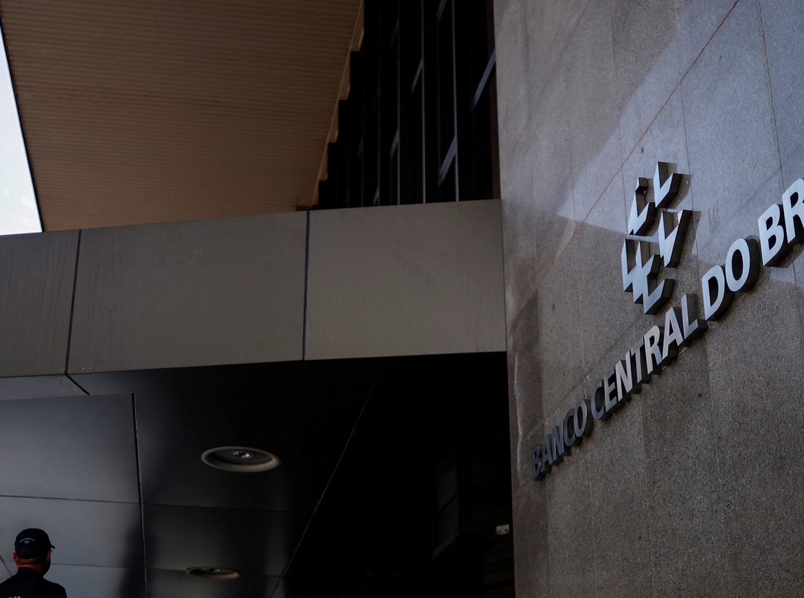 Selic é mantida em 15%, maior nível em quase 20 anos