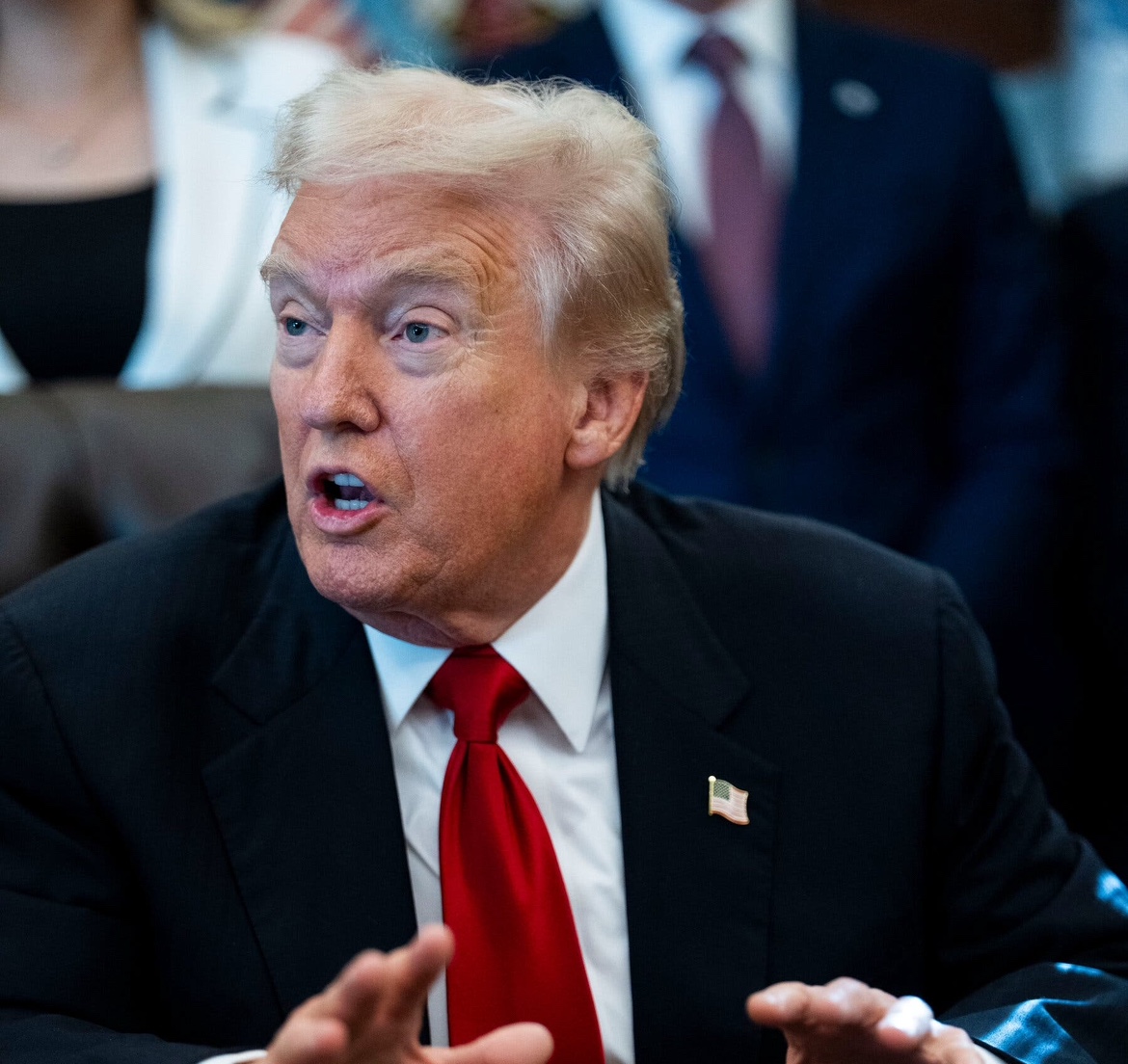 Trump dará US$ 2 mil a americanos com “lucros” das tarifas