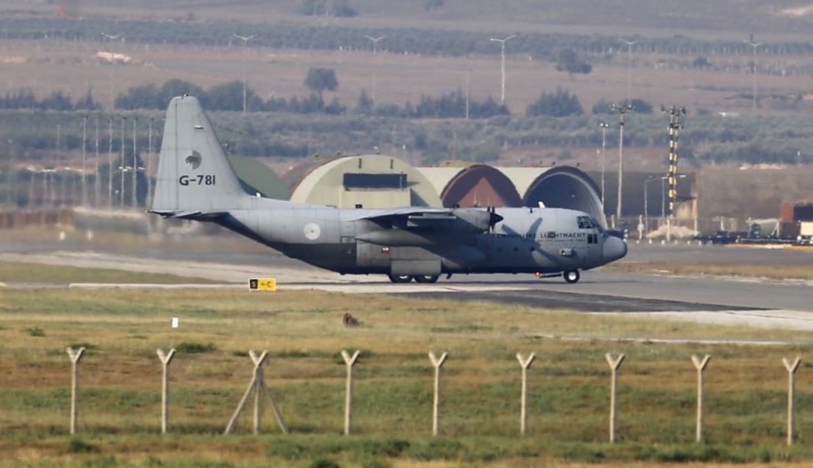 Avião militar turco cai com 20 pessoas na Geórgia