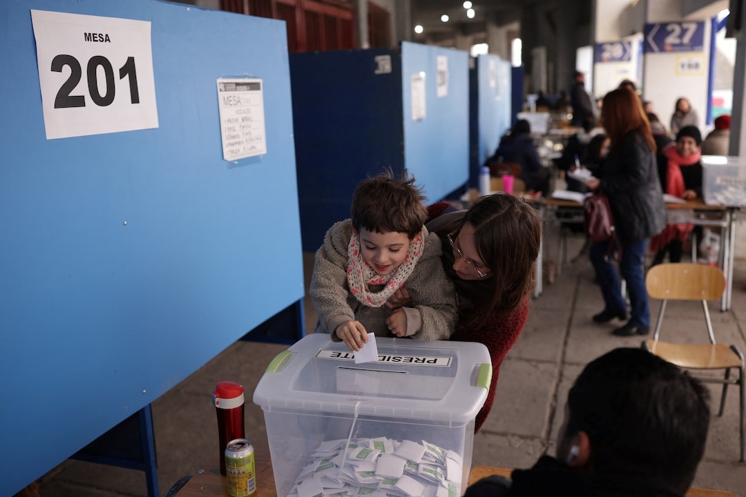 Chile vai às urnas em eleição que pode colocar a direita no poder