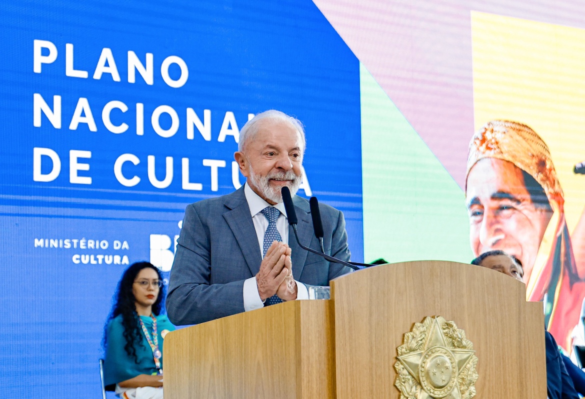 Lula comete gafe e diz que ministra era um “desastre” ao falar