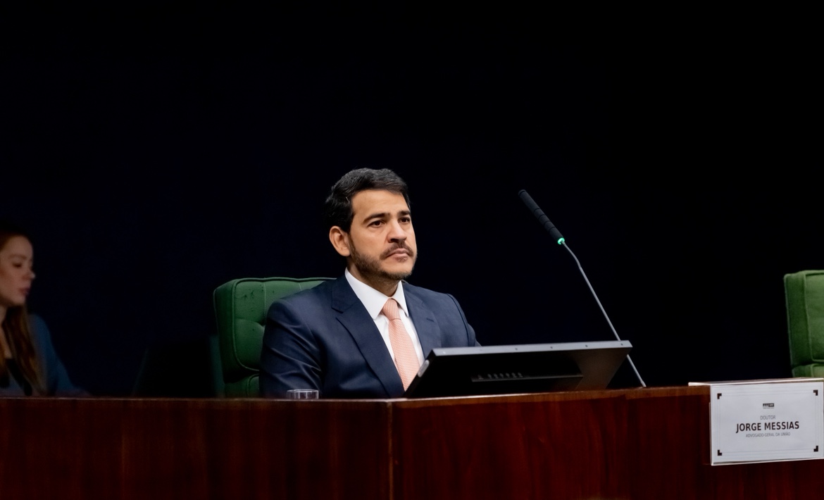 Lula define Jorge Messias como novo ministro do STF